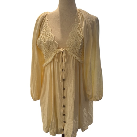 Listicle Dresses & Skirts - Cream Crotchet Dress S